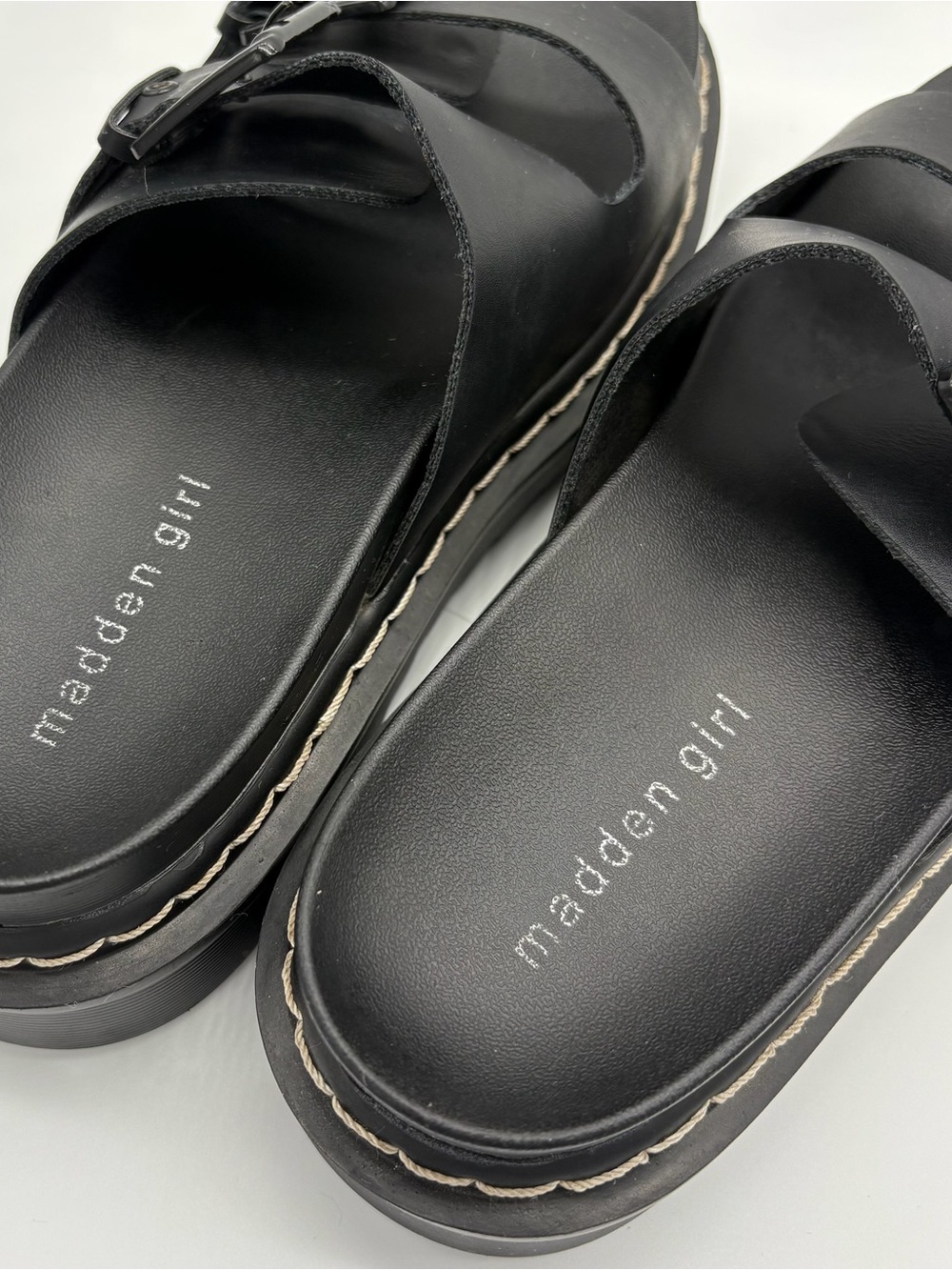Madden Girl Black Double-Strap Buckle Dizzy Platform Slides Size 9 - Picture 5 of 6